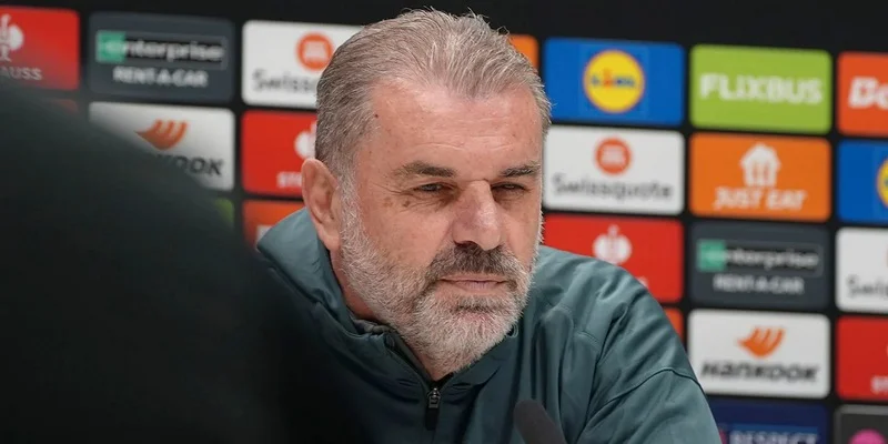 Postecoglou cho biết chiến thuật của Tottenham bị lộ 
